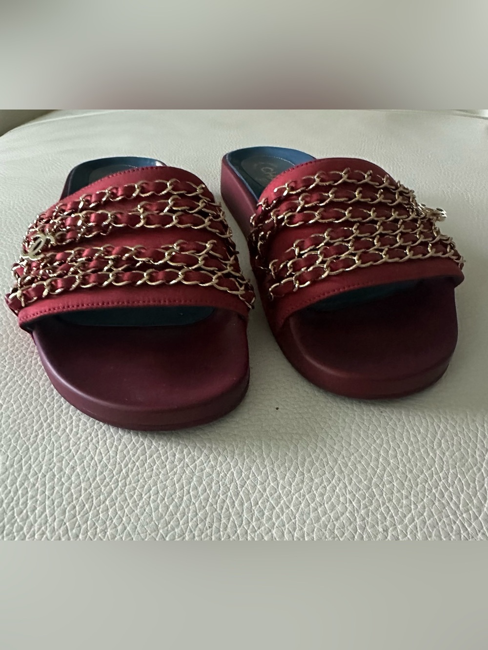 Chanel Gold Chain Tropiconic CC Slides in Dark Fuschia- Size EU 39 - Picture 2 of 13